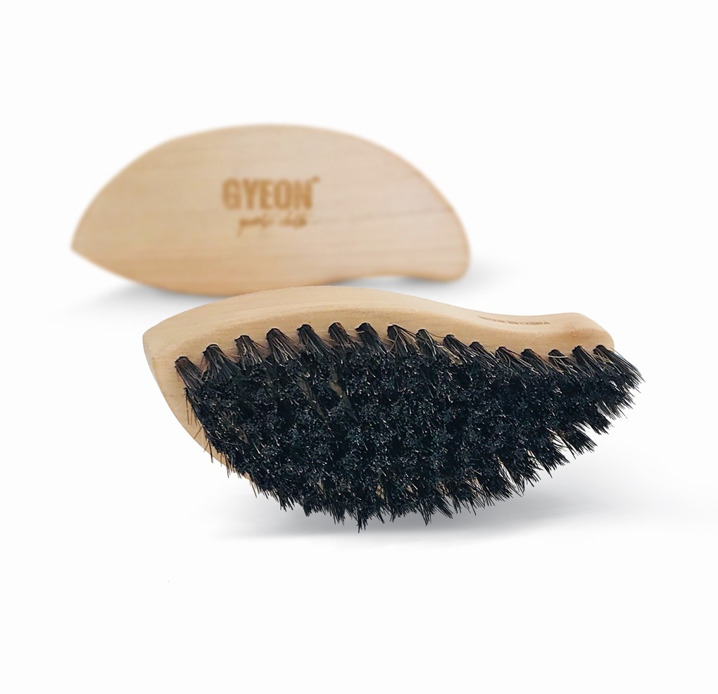 BÀN CHẢI LÀM SẠCH DA GYEON Q²M LeatherBrush